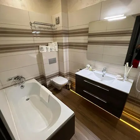 فندق White Tower 5*